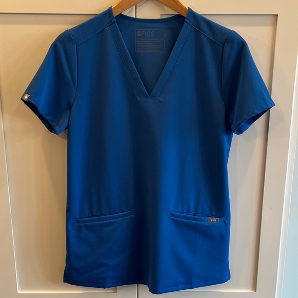 NWOT Figs Womens Royal Blue Two Pocket V-Neck Scrub Top - Picture 2 of 6